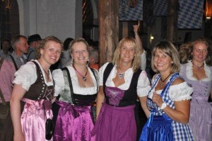 2012-09-2222-10-23PaulanerParty